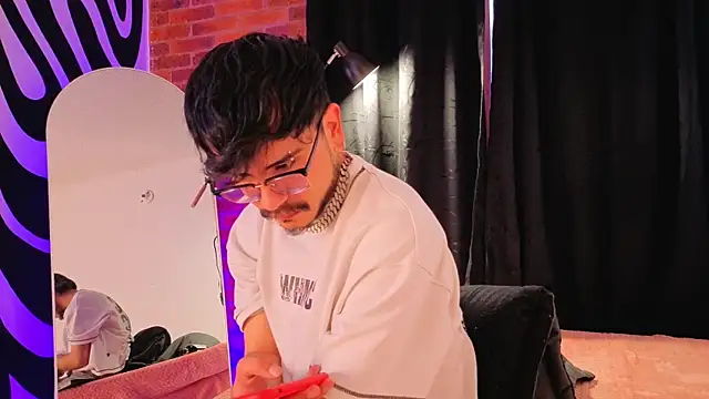 Show modela Zayn_Bellmont na web-kameri