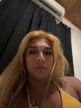 Islamorena143 Show in webcam