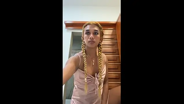 Show de Islamorena143 na webcam