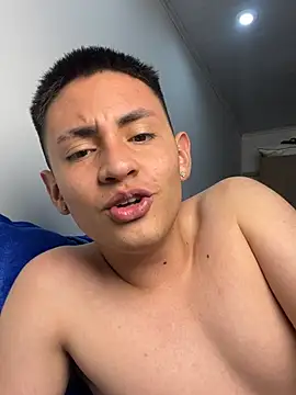 Show modela andreslavado na web-kameri