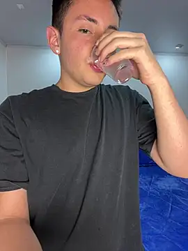 andreslavado's Webcam Show