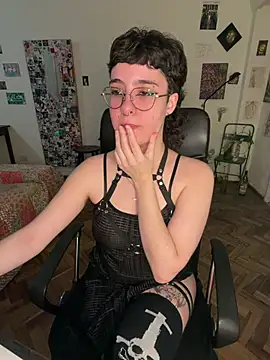 Chat +18 de infernaldeity ao vivo