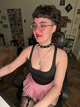 צ'אט XXX בשידור חי של infernaldeity