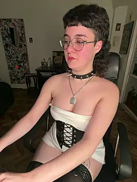 Chat +18 de infernaldeity ao vivo