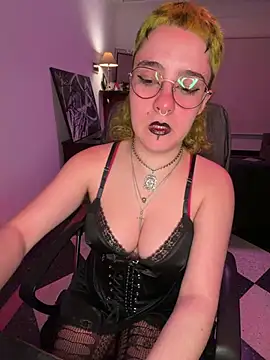 infernaldeity Show in webcam