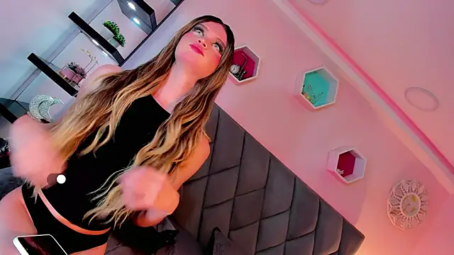 הופעת וובקאם של Auroraa_Smith