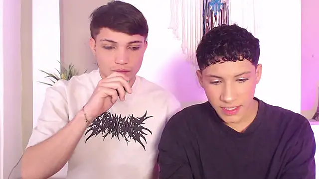 twin_heat's Webcam Show