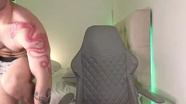 Webkamerová show zyann__