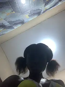 petiteebonyxx's Live Sex Cam Show