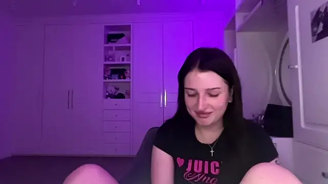 ShuJarecke Adlı Modelin Canlı XXX Sohbeti