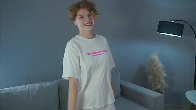 KiyokoOuillette webcam show