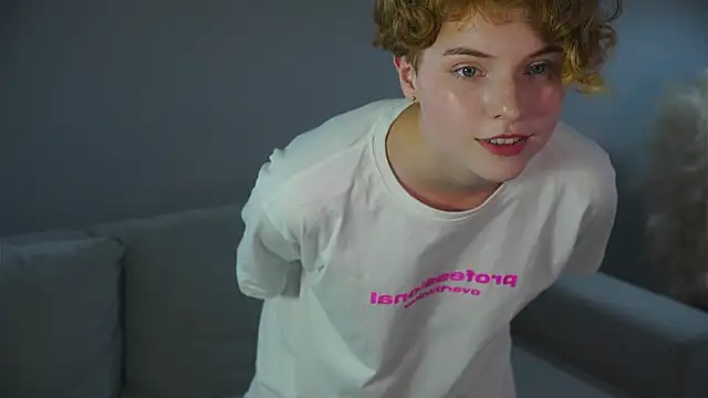 KiyokoOuilletten Webbikameraesitys