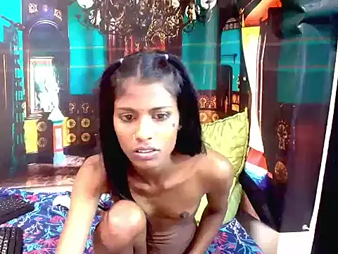IndianSilkySpice's Live XXX Chat