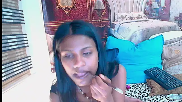 Chat XXX en directo de IndianSilkySpice