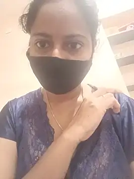הופעת וובקאם של Nila_tamil36
