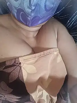 Nila_tamil36's Live XXX Chat