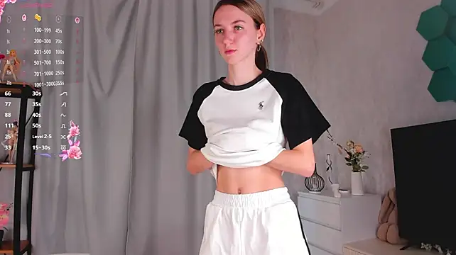 NellieEinspahr Adlı Modelin Canlı XXX Sohbeti