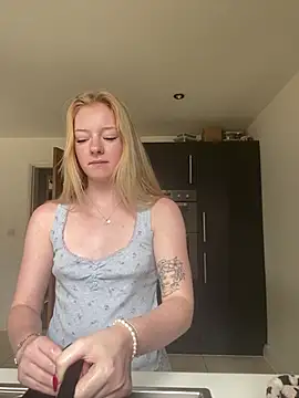 bleurose18's Webcam Show