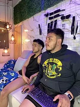 Show de Dominatsu na webcam
