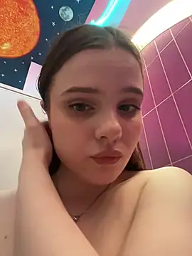 Lunabelle_ Show in webcam