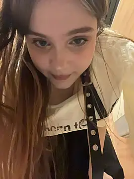 Lunabelle_ Webcam show