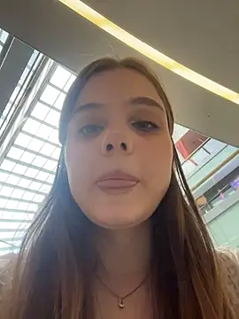 Lunabelle_ webcam show