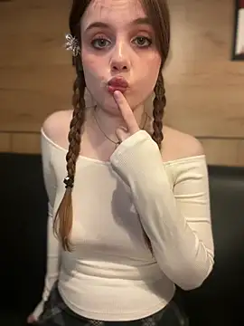 צ'אט XXX בשידור חי של Lunabelle_