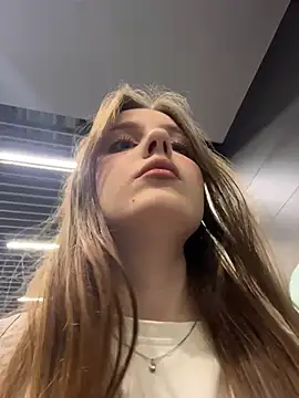 Show modela Lunabelle_ na web-kameri