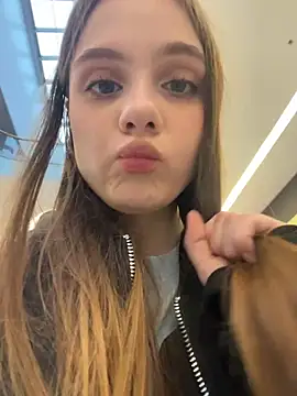 Lunabelle_ Adlı Modelin Canlı XXX Sohbeti