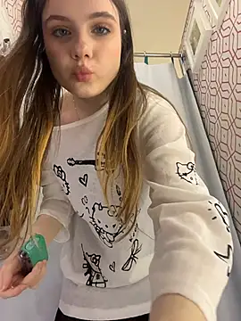 Lunabelle_ Show in webcam