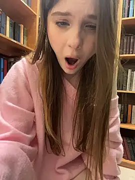 Lunabelle_ Show in webcam