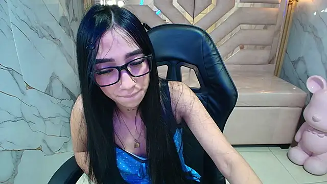 Chloe__r 现场XXX聊天