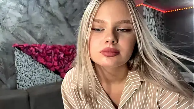 Rita_Blondana's Webcam Show