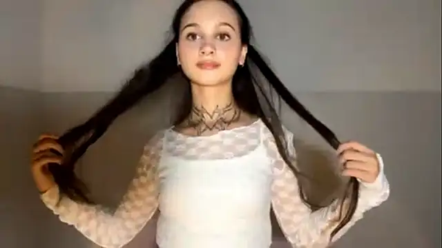 MayraLucarelli webcam show