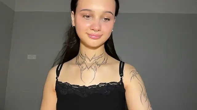 MayraLucarelli webcam show