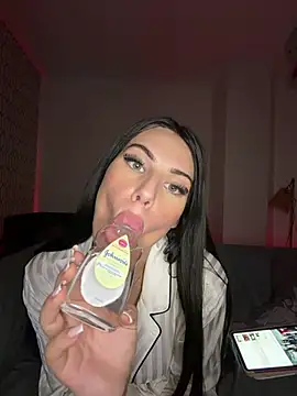 Show de ItsNina_ na webcam