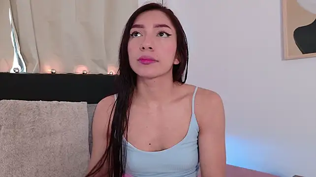 XXX chat uživo modela Pauline_Peach