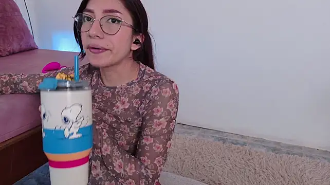 Chat +18 de Pauline_Peach ao vivo