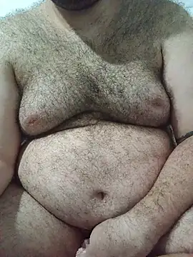 big__bearrr Show in webcam