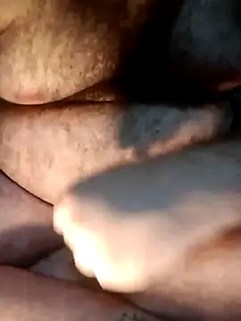 big__bearrr Show in webcam