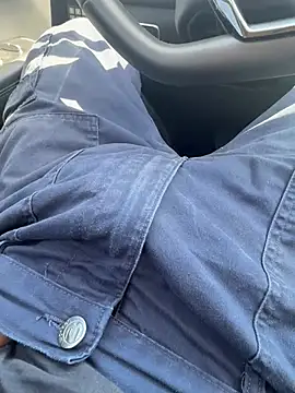 Mikel221's Webcam Show
