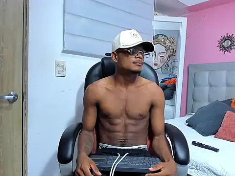 jeikon_black19 – webcam-show