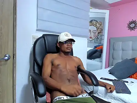 jeikon_black19 – webcam-show