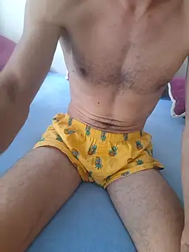 Show modela BODY_CUM na web-kameri