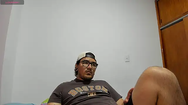 Show modela Axel_hornyy na web-kameri