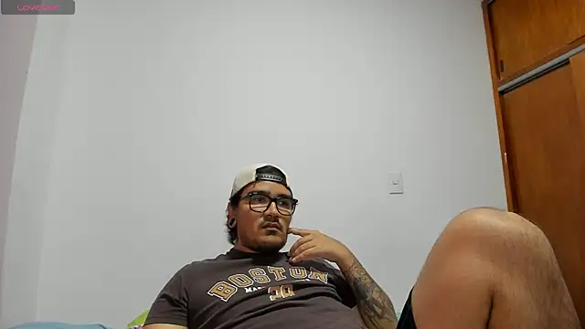 Show modela Axel_hornyy na web-kameri