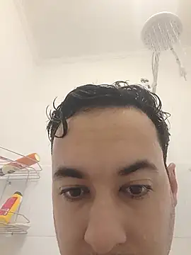 leolim220 Show in webcam