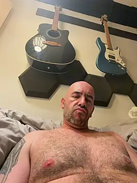 Italianstallion2756 webcam show
