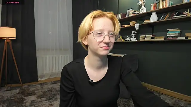 Pertunjukan Kamera Web KelleCullison
