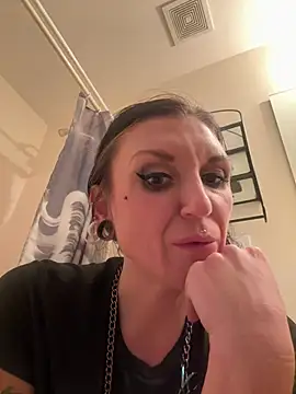 Chat +18 de Plasticdollx ao vivo
